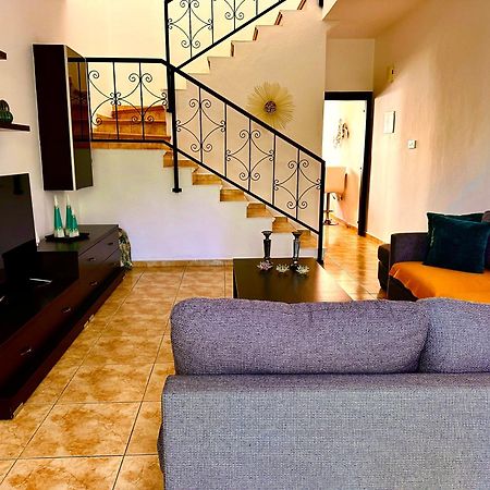 Nanas Vacation House Pafos Zewnętrze zdjęcie